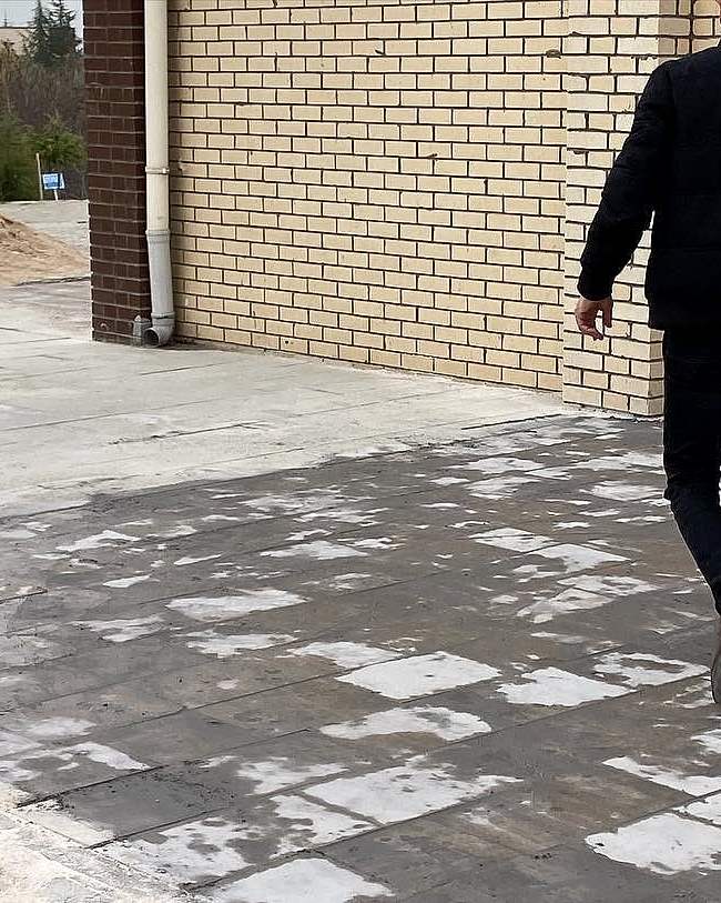 Duvar dibinde parke taşı işçiliği